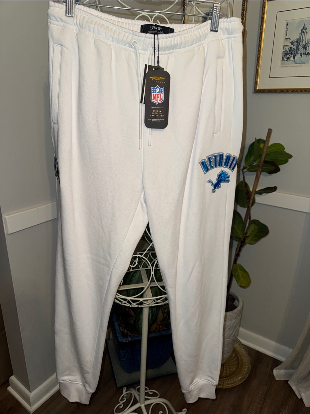 Detroit Logo licensed Joggers/Sweatpants NWT! Crisp White with Blue